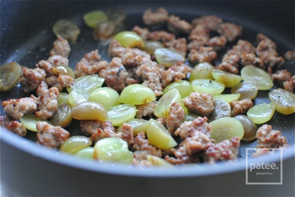 Итальянская колбаса с брокколи и виноградом - Шаг 3