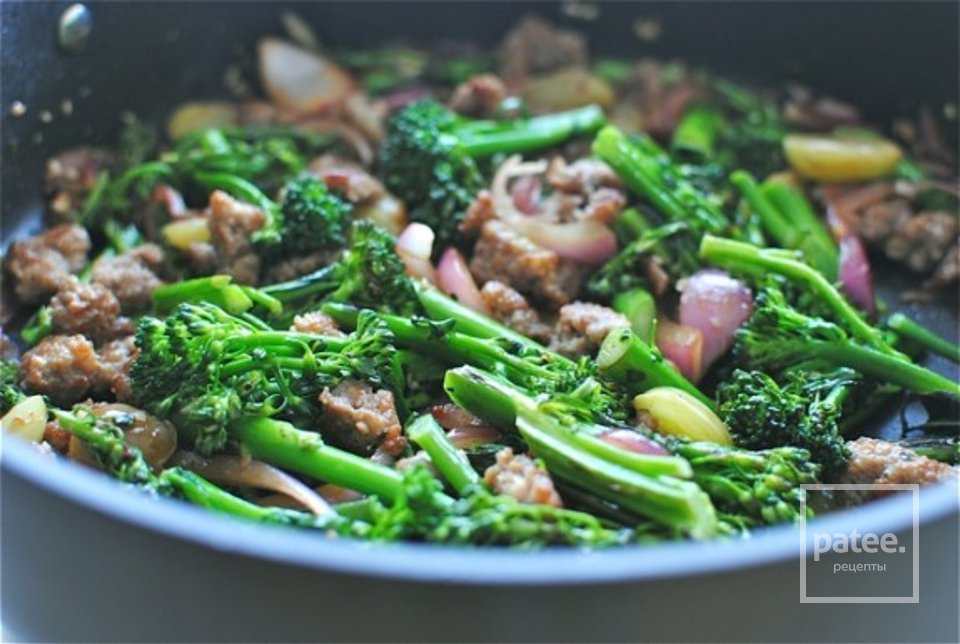 Итальянская колбаса с брокколи и виноградом - Шаг 5