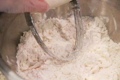 Свино-говяжие колбаски в тесте - приготовление