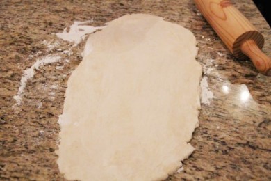 Свино-говяжие колбаски в тесте - приготовление