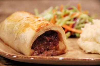 Свино-говяжие колбаски в тесте - приготовление