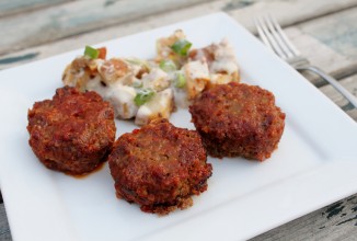 Острые мясные рулеты с пикантным соусом