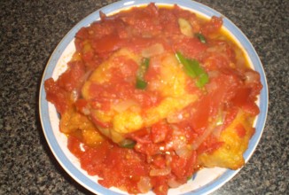 Тофу, тушеный в томатном соусе