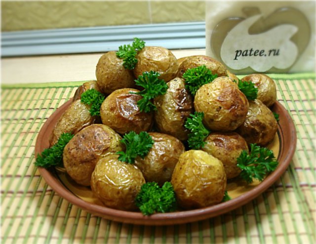 Запеченый мелкий картофель