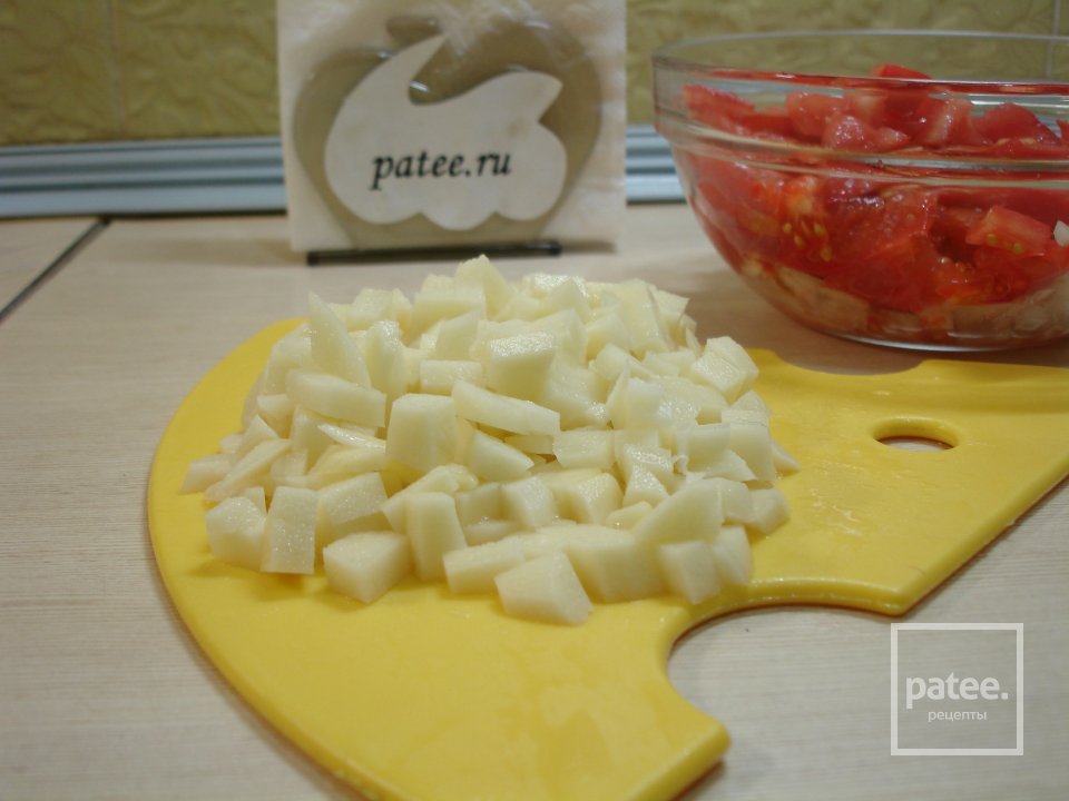 Перец, фаршированный овощами с сыром и колбасой - Шаг 4