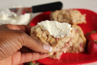 Клубничное печенье на домашнем клубничном масле