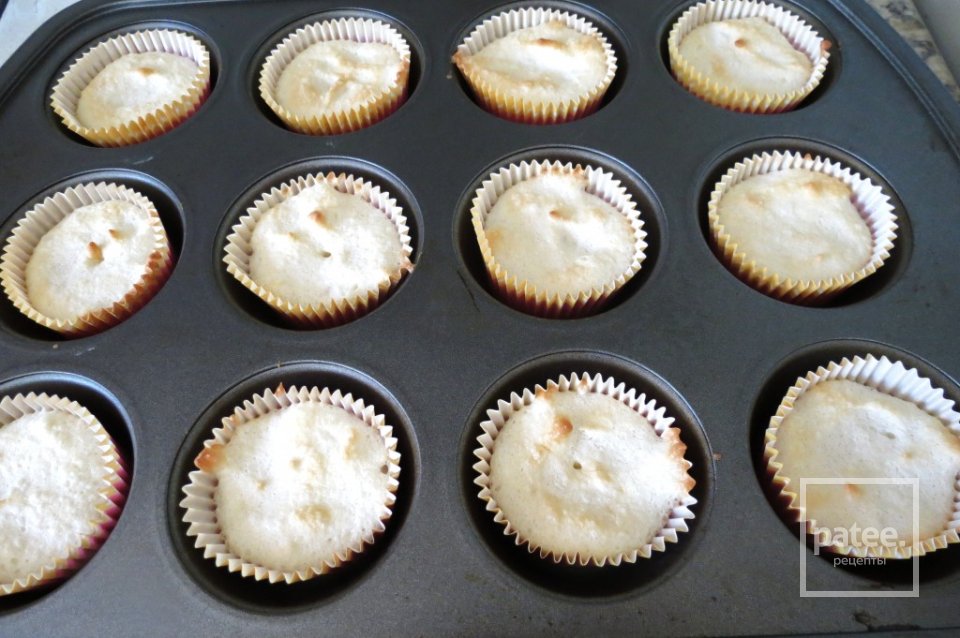 Кокосовые капкейки - Шаг 7