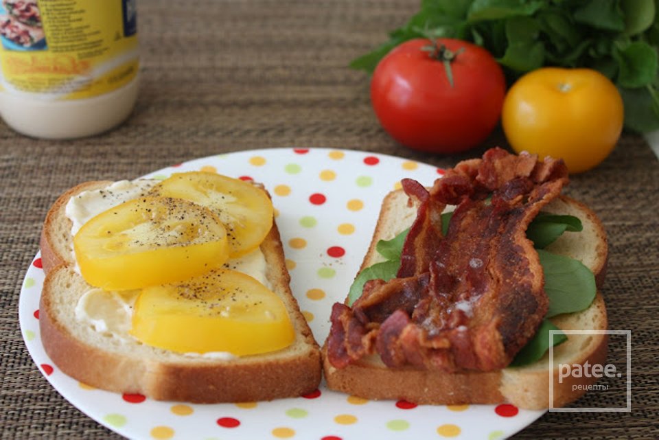 БЛТ: бекон, латук, томаты. Две версии сэндвичей - Шаг 1