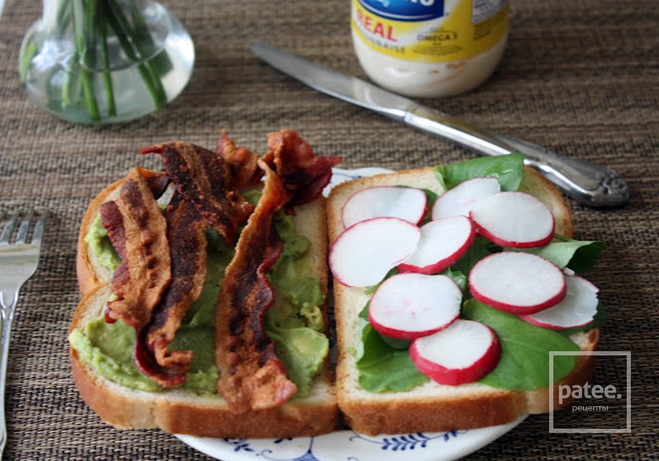 БЛТ: бекон, латук, томаты. Две версии сэндвичей - Шаг 4