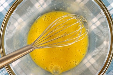 Кукурузный хлеб с черникой и корицей - приготовление