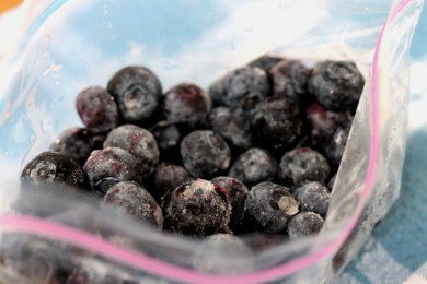 Кукурузный хлеб с черникой и корицей - приготовление