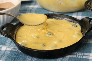 Кукурузный хлеб с черникой и корицей - приготовление