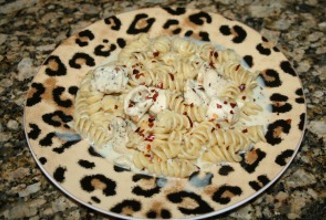 Макароны с курицей и сыром чеддер