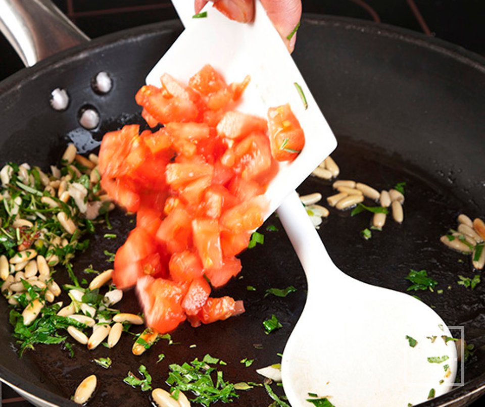 Баклажаны с рисом, помидорами и кедровыми орешками - Шаг 4