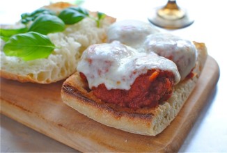 Сэндвичи с куриными фрикадельками