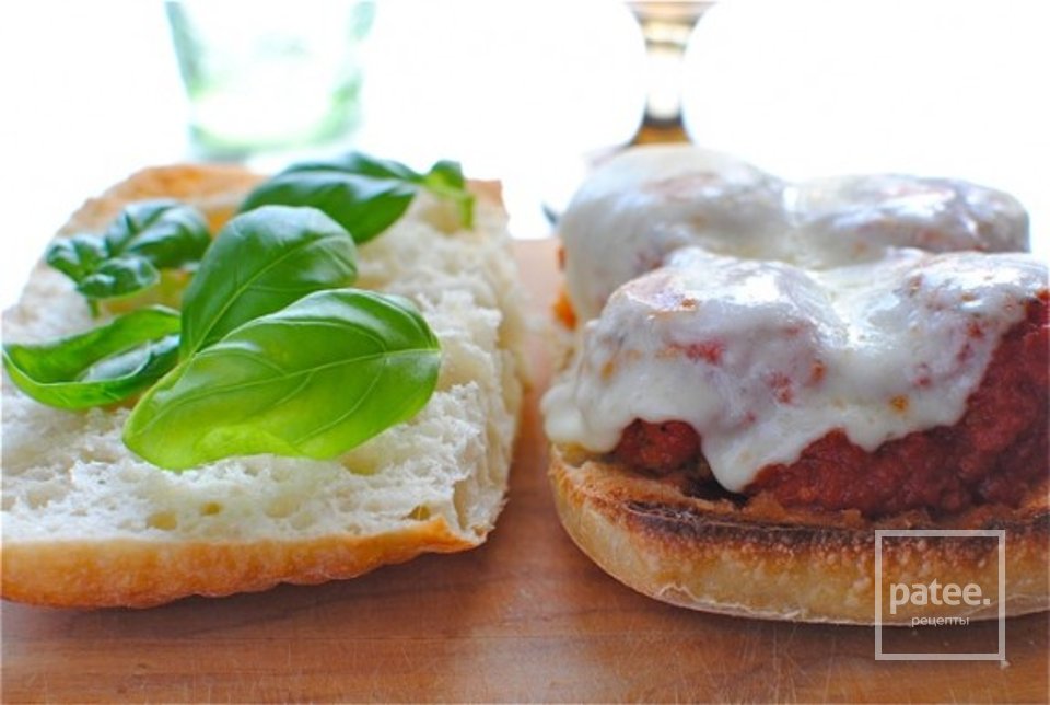 Сэндвичи с куриными фрикадельками - Шаг 10