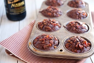 Шоколадные кексы с пивом и беконом