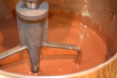 Шоколадные кексы с начинкой - приготовление