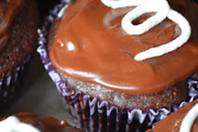 Шоколадные кексы с начинкой - приготовление