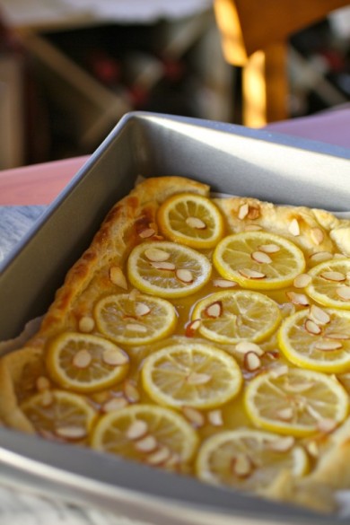 Лимонный пирог под малиновым соусом с ликером - Шаг 8