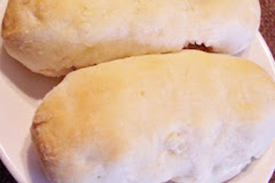 Пирожки с моцареллой и пепперони - приготовление