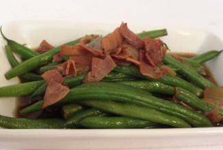 Зеленая фасоль с хрустящим прошутто