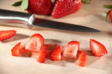 Трюфели в шоколаде - кролики с клубничными ушами - приготовление