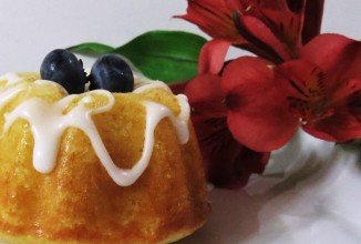 Бундт-тортики с лимоном и черникой