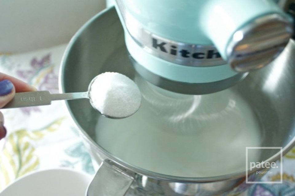 Безе с ревенем под клубничным соусом - Шаг 4