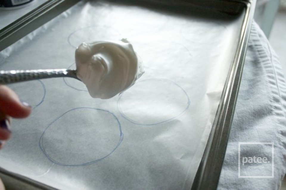 Безе с ревенем под клубничным соусом - Шаг 5