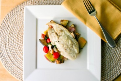 Жареная белая рыба с запеченными овощами - приготовление