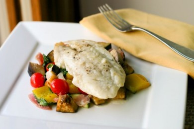 Жареная белая рыба с запеченными овощами - приготовление