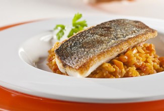 Тыквенное ризотто с жареным окунем