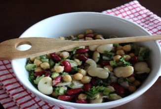 Салат с фасолью и горохом