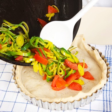 Запеканка с копченым лососем и помидорами - Шаг 3