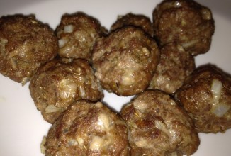 Мясные шарики с пармезаном и орегано