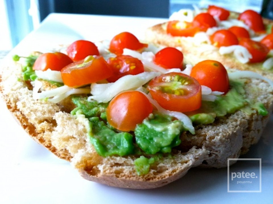 Сэндвичи с авокадо и моцареллой - Шаг 3