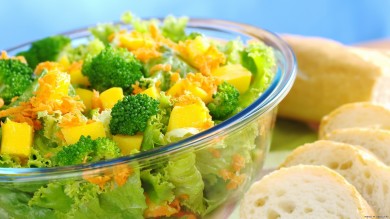 14 рецептов салатов, которые помогут похудеть