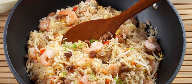 Рис с овощами, фенхелем и креветками