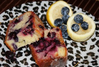 Йогуртовый хлеб с черникой