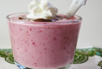 Клубнично-ванильный нежный йогурт