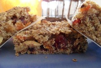 Ореховый пирог с сухофруктами