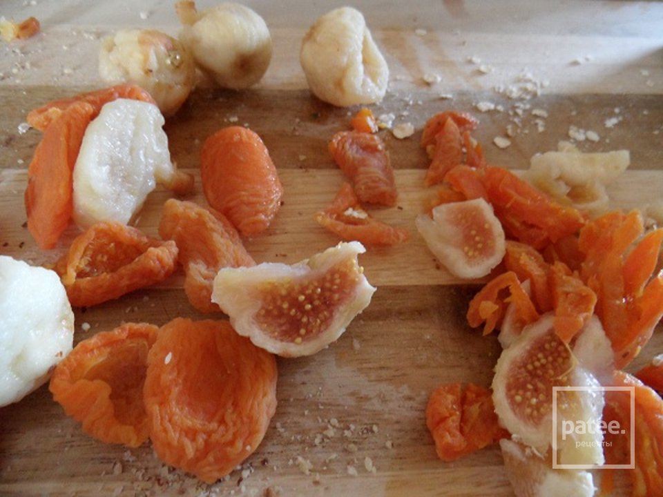 Ореховый пирог с сухофруктами - Шаг 3