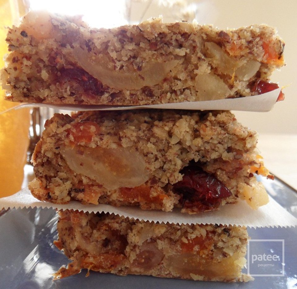 Ореховый пирог с сухофруктами - Шаг 8