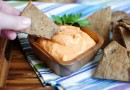 Острый хумус с красным перцем и чили