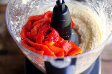 Острый хумус с красным перцем и чили - приготовление