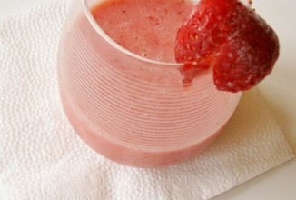 Клубнично-лимонадный коктейль