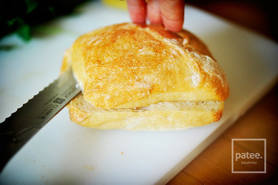 Горячие бутерброды с тунцом, помидорами и козьим сыром - Шаг 4