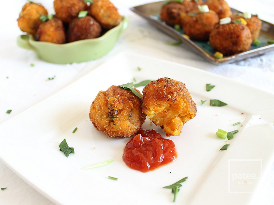 Картофельные шарики с кукурузой и чеддером - Шаг 8