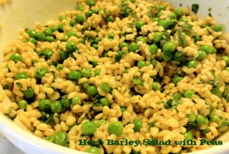 Салат с ячменем и зеленью